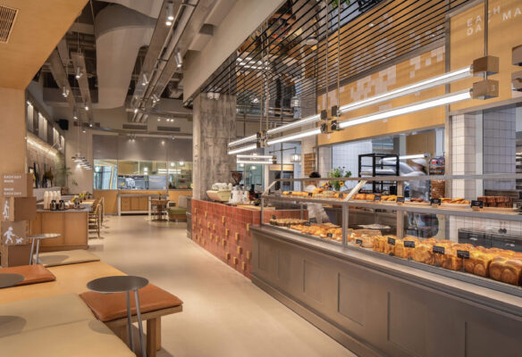 Quầy Phục Vụ Và Khu Vực Ăn Uống Được Bố Trí Hợp Lý